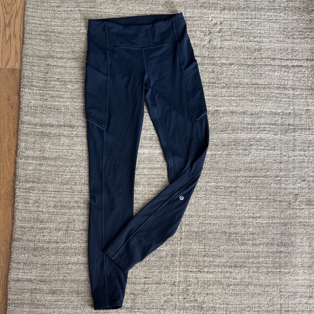 Lululemon Fast and Free Navy Blue Leggings sz 4 with pockets